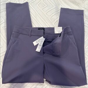 White House Black Market, “The Slim Ankle” in Violet Vista. Size 4R NWT